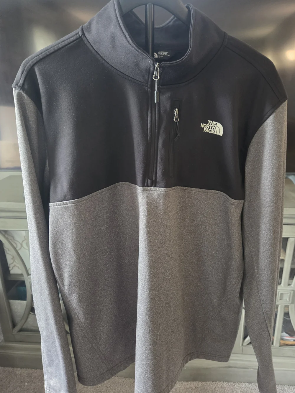 The North Face Black & Gray Chest-Zip Pullover